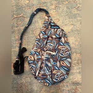 Kavu sling back in feather pattern